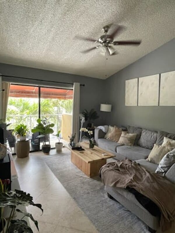 Photo - 15550 SW 80th St Unidad E301 Rental