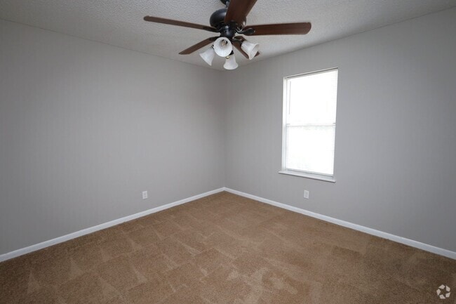 Building Photo - 1 Wooddale Dr Rental