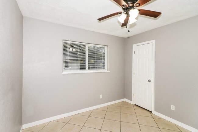 Photo - 1303 W Phillips St