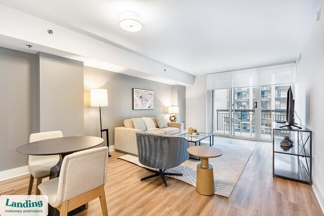 Photo - 1221 S Eads St Unidad 01-0905