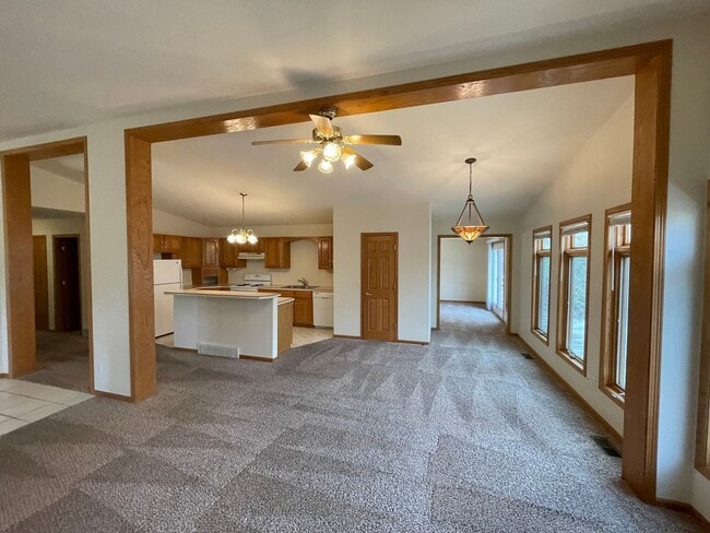 Photo - Spacious Duplex near Manhattan Country Club!