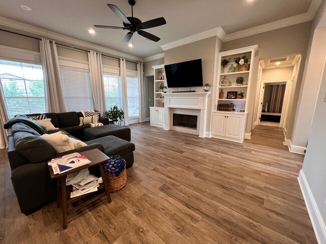 Photo - 4 BEDROOM/3 BATH SPACIOUS IN GATED COMMUNITY