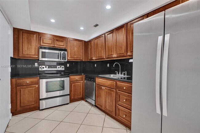 10350 W Bay Harbor Dr Unit 3G