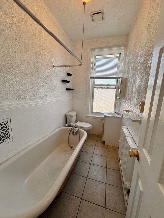 Photo - 4924-26 Parrish St Unit 2B
