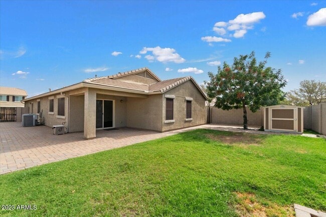Photo - 2039 E Saddlebrook Rd