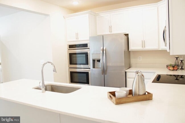 Building Photo - 10417 Ratcliffe Trl