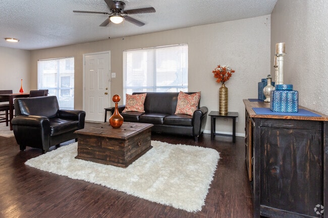 2BR,1.5BA-991SF