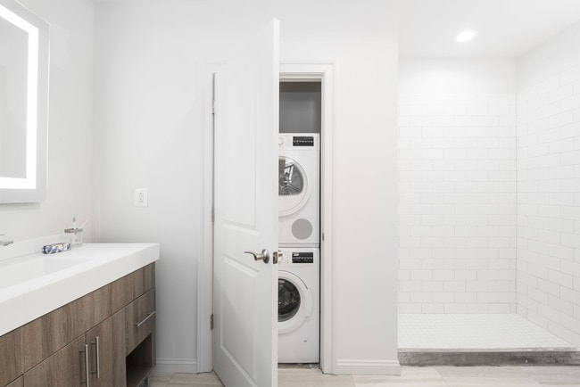 Photo - 218 Arch Street