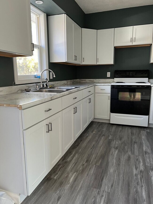 One Bedroom Remodeled apartment in Pulaski House Rental in Pulaski