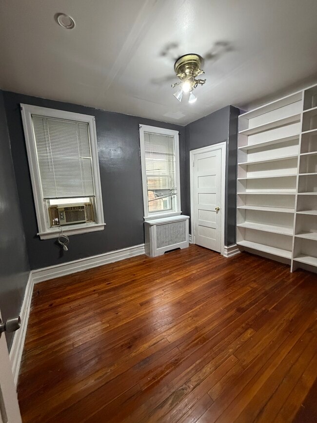 Building Photo - 5933 Carpenter St Unit 1