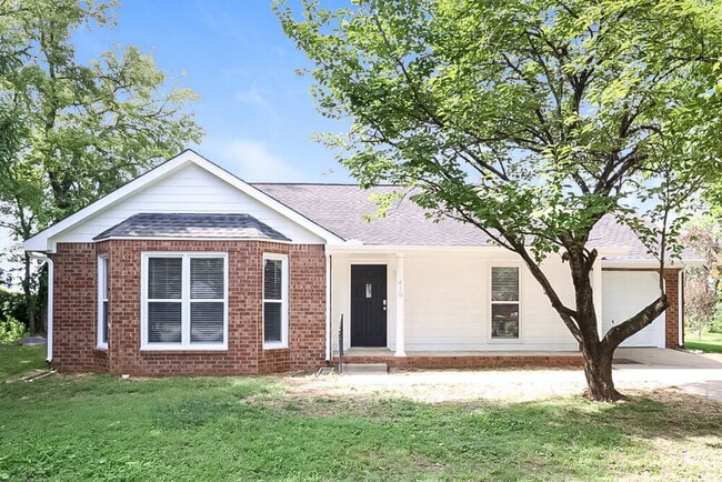 Building Photo - 410 Lawson Rd