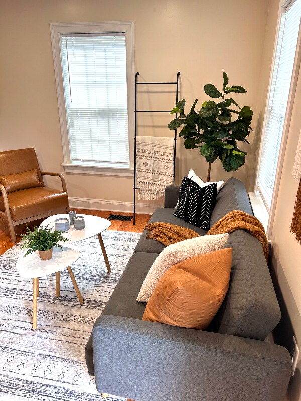 Photo - 2628 Hiawatha St