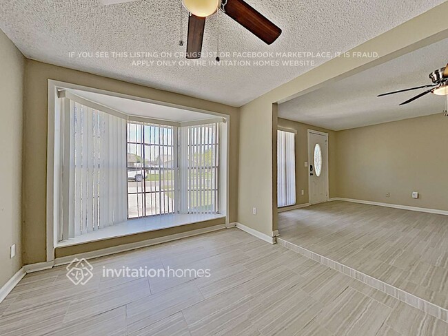 Photo - 8261 Greenleaf Cir
