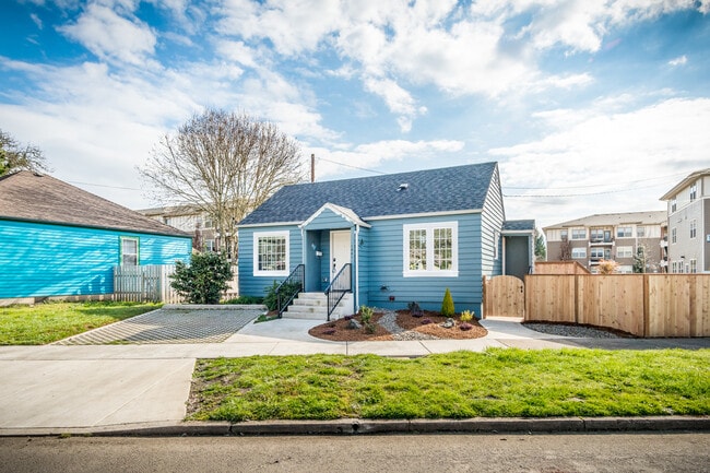 Building Photo - Beautiful Remodeled 1 Bed/1 Bath Home Close to Campus, Shopping, Restaurants, Parks & More!