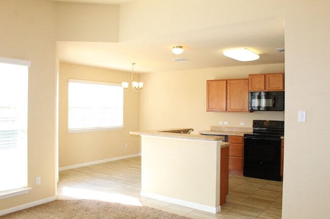 1104 Jamestown Dr