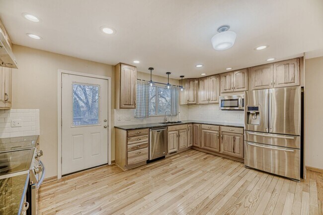 Photo - 5943 Culebra Ct