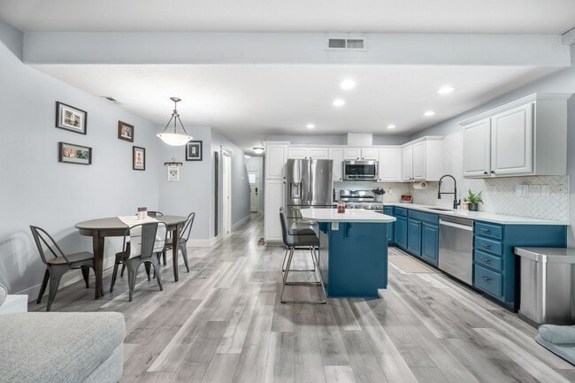 Photo - Upgraded & Well-Maintained Milwaukie 3bd/2...