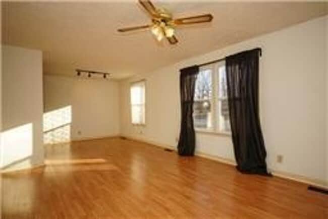 Photo - 309 Andrew Dr