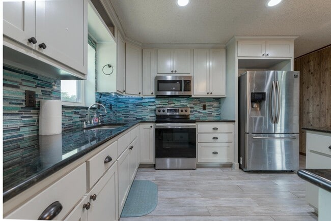 Photo - 865 Verdi Rd