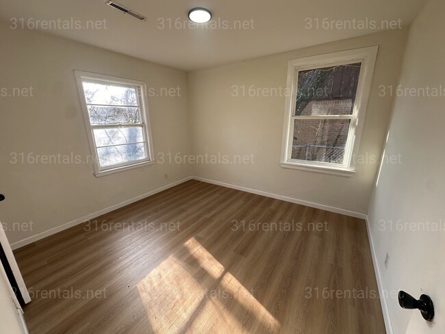 Photo - $925 - 3 bedroom/ 1 bathroom - Single Family Home