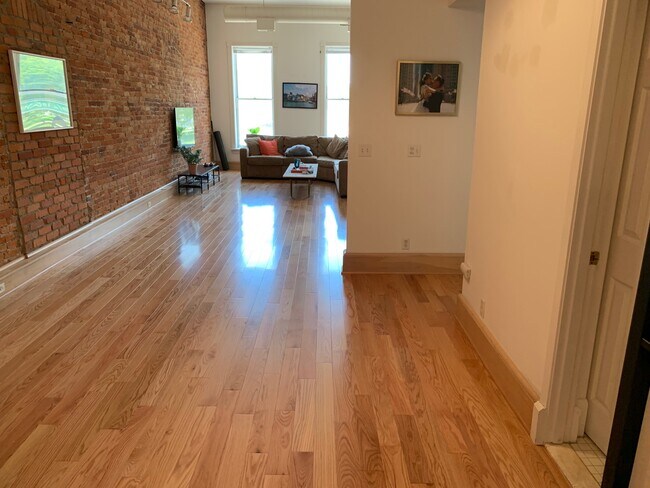Photo - 322 S State St