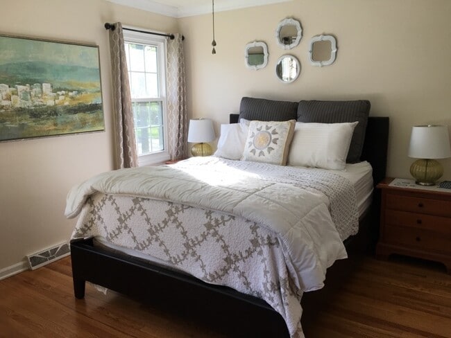 Photo - 7 Fenway Ct