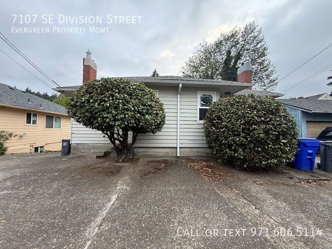 Photo - 7107 SE Division St