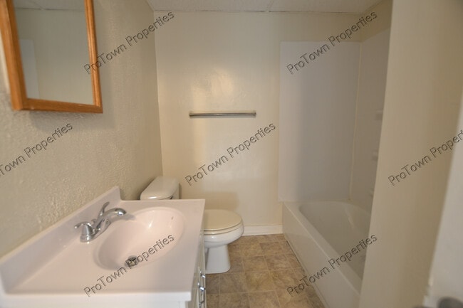 Photo - 120 E North St Unit B3