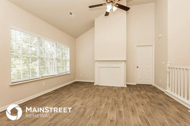 Photo - 1212 Pineview Ln