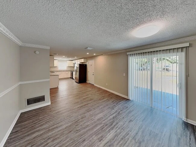 Building Photo - 6947 Magdelena Dr