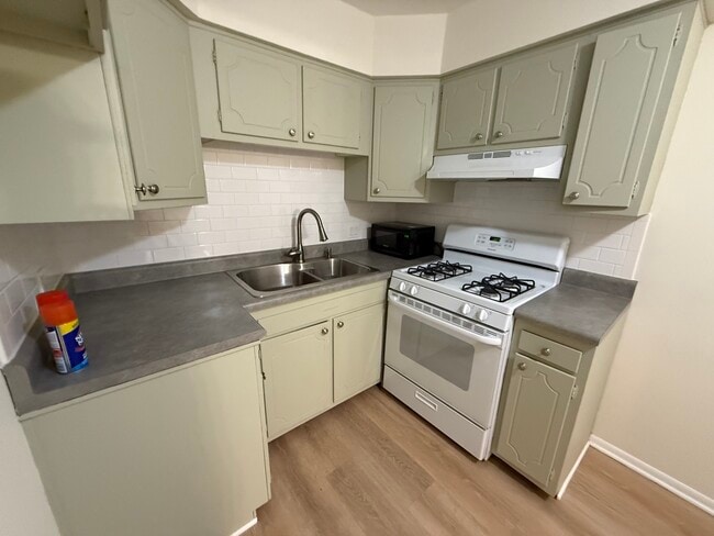 Photo - 1039 College Ave Unit 5W