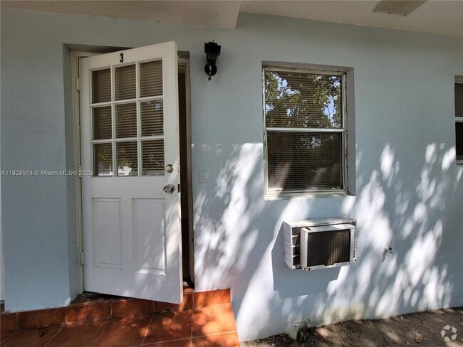 Building Photo - 698 NE 85th St Unit 3 Rental