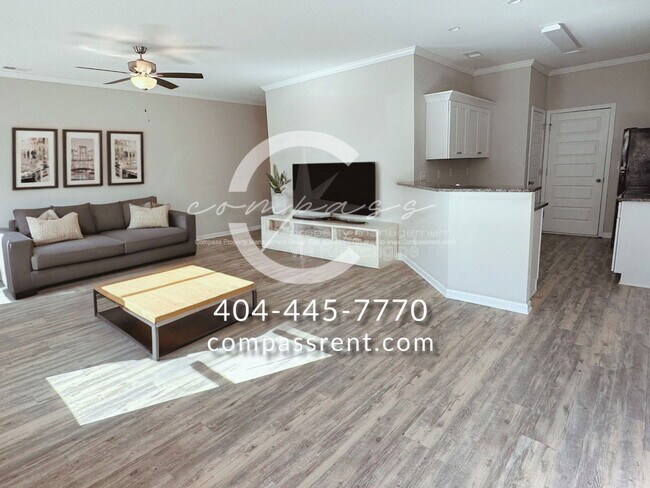 Photo - 202 Lyndon Wy NW