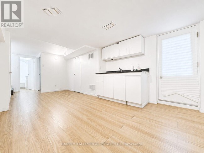 Photo - 327 Howland Ave