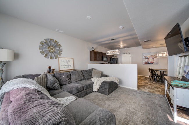 Building Photo - 7423 Sand Lake Heights