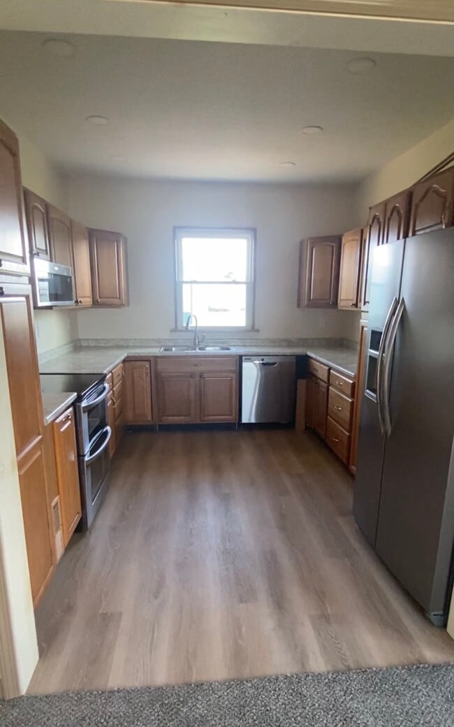 Kitchen - 105 Wapak St Unit Suite #2