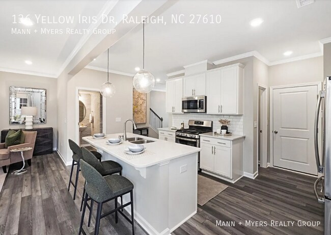 Photo - 136 Yellow Iris Dr