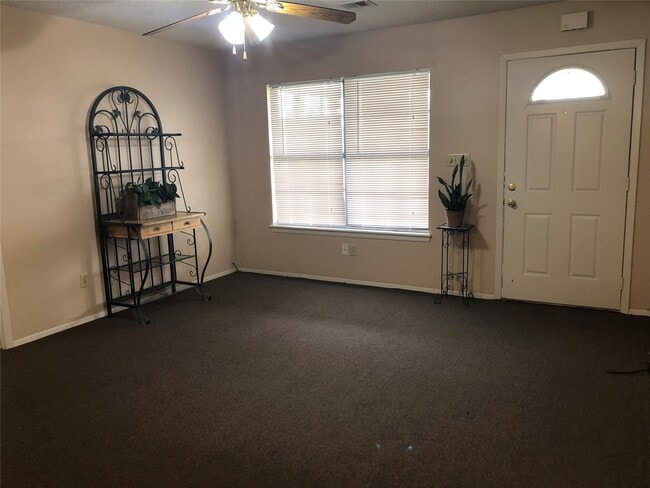 Building Photo - 1022 Wilson Rd Unit A Rental