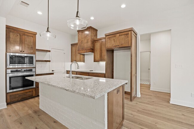 Photo - 4 bedroom in Flint! Only 2 years old!