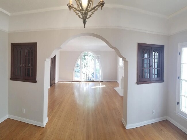 Photo - 341 N Curson Ave Unidad 341