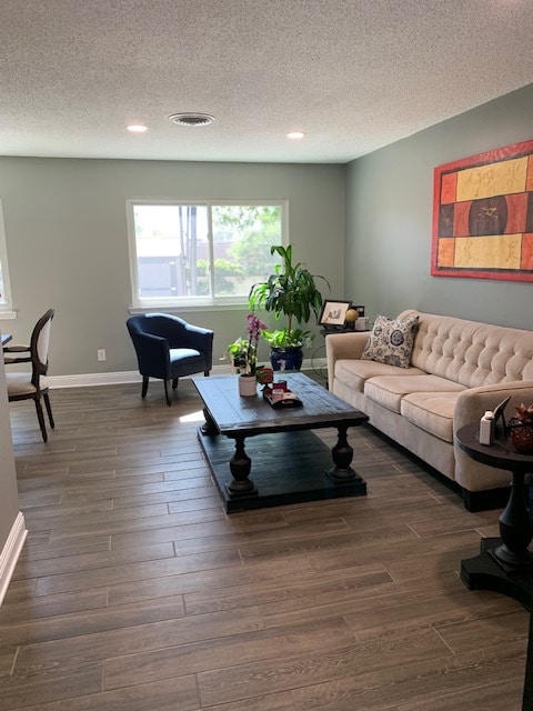 Photo - 5001 General Bradley St NE