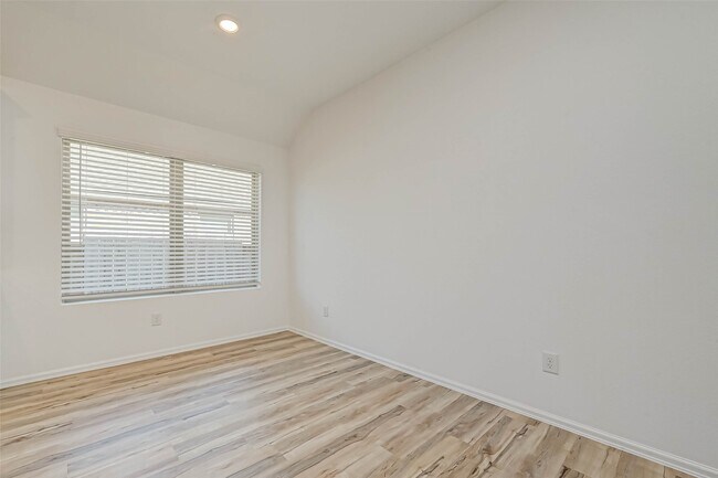 Photo - 21343 Bering Reach Dr