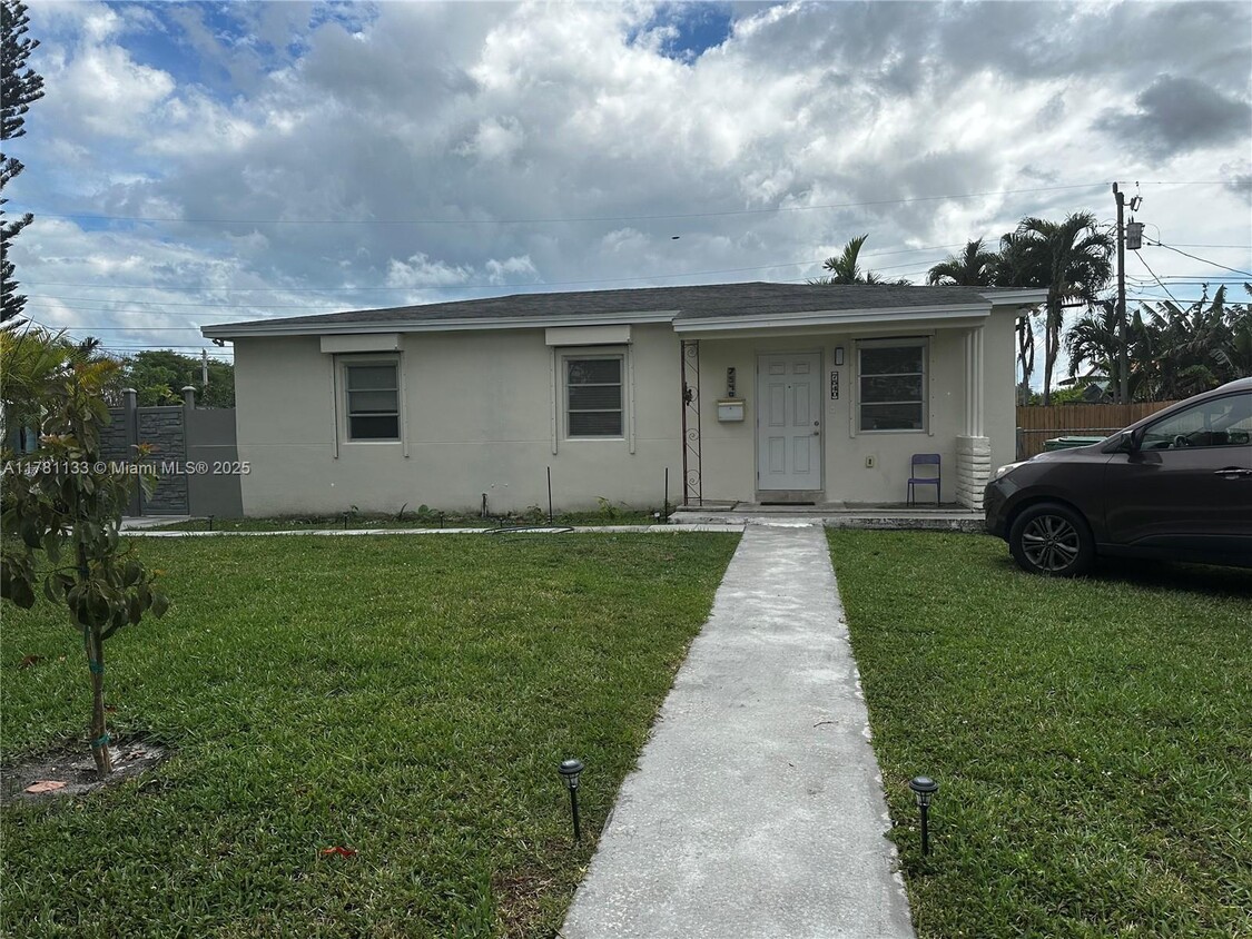Photo - 7540 SW 37th St (Miami, FL)