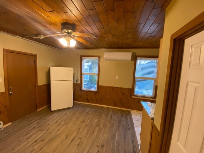Photo - 166 Newland Ave Unidad 3