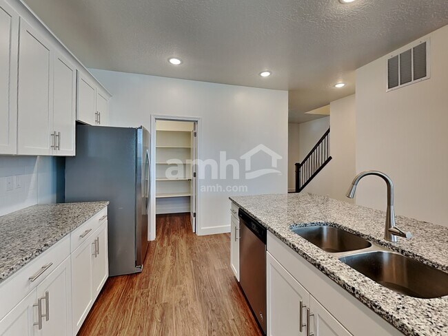 Photo - 1328 White St