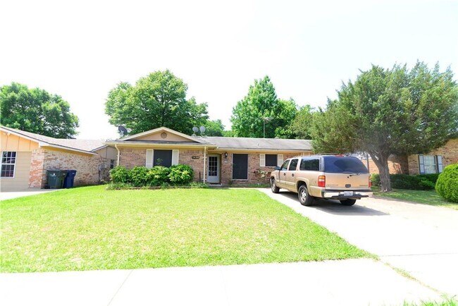 Building Photo - Great Home for A great price!  Garland ISD