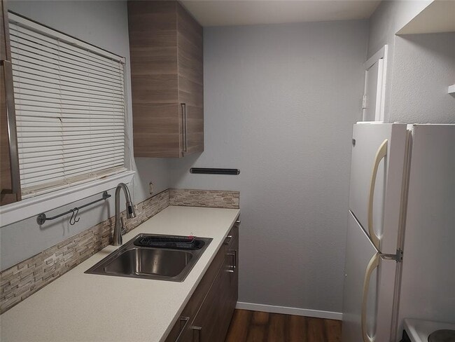 Photo - 1514 Parker Ln Unit 204