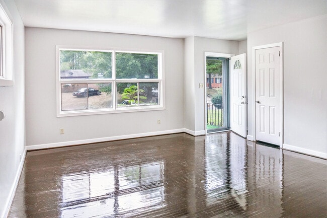 Photo - 436 Wedgeworth Rd