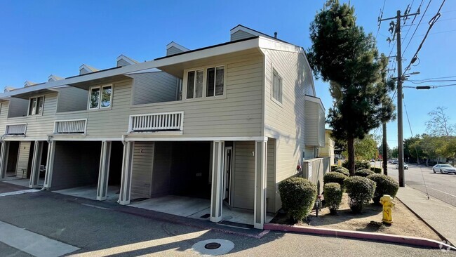 Building Photo - Desirable Pine Creek Condo Near Cal Poly  ...