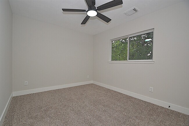 Photo - 631 Aweigh Dr